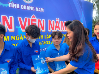 Gợi ý quà tặng Đại hội Đoàn thanh niên trang trọng, ý nghĩa & đậm dấu ấn tuổi trẻ