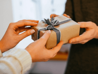 Xưởng sản xuất quà tặng doanh nghiệp theo yêu cầu uy tín HCM