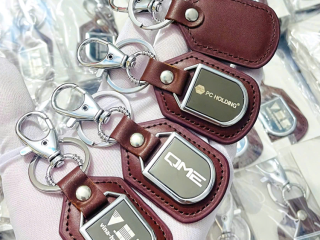 Móc khóa ô tô in logo theo yêu cầu - Quà tặng khách hàng, đối tác