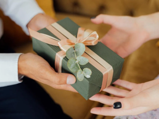 Gợi ý quà 8/3 cho nhân viên nữ tinh tế và thiết thực tôn vinh phái đẹp