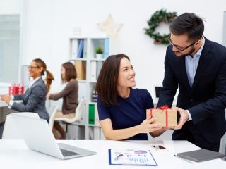 Phát Biểu Chia Tay Đồng Nghiệp Nghỉ Hưu – Lời Tri Ân Xúc Động Trong Ngày Chia Tay