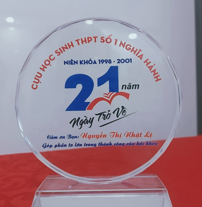 Gợi ý nội dung ghi trên kỷ niệm chương theo từng trường hợp