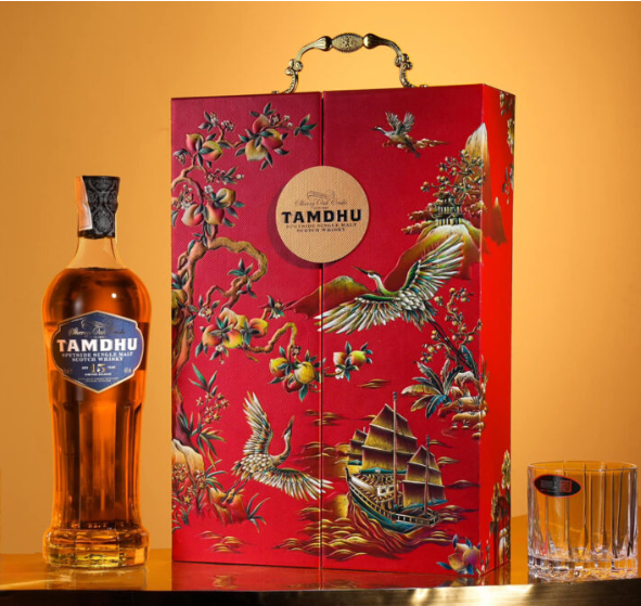 Rượu vang tặng đối tác