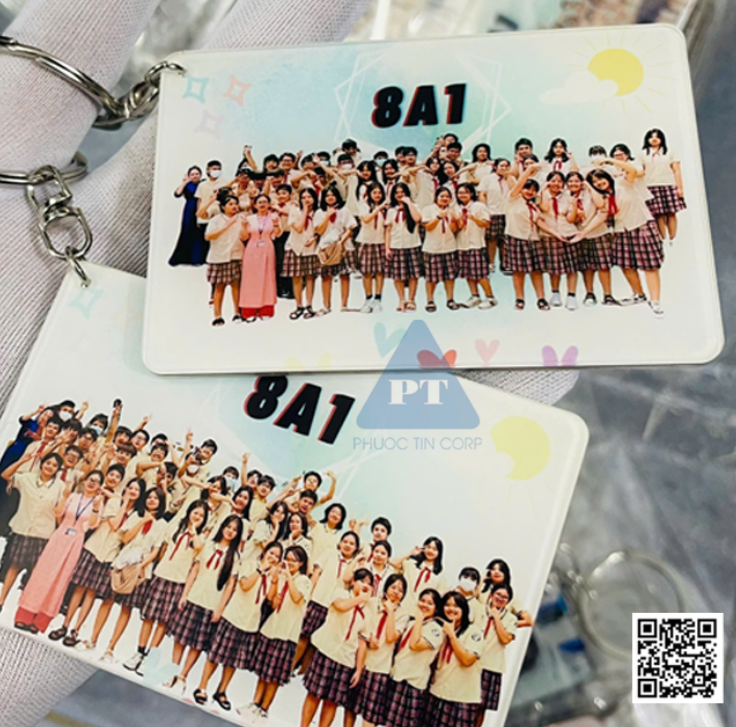 Huy hiệu, móc khóa, dây đeo thẻ in logo lớp