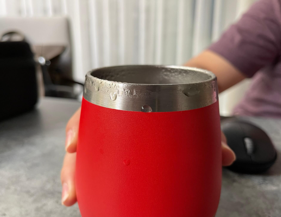 Bình giữ nhiệt bị đổ mồ hôi là gì?